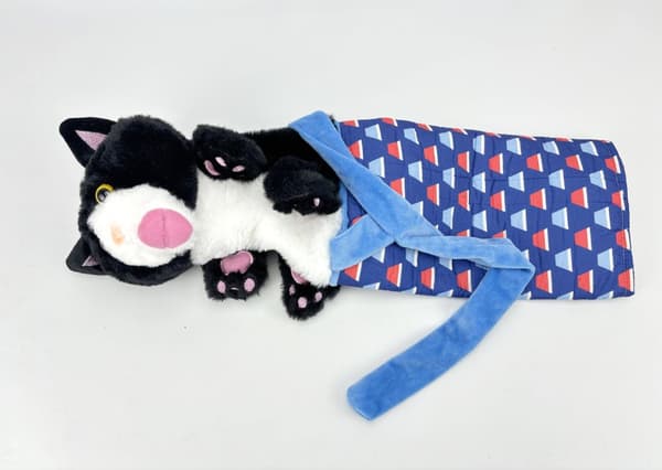 INF Kosete Kattedukkehånddukke