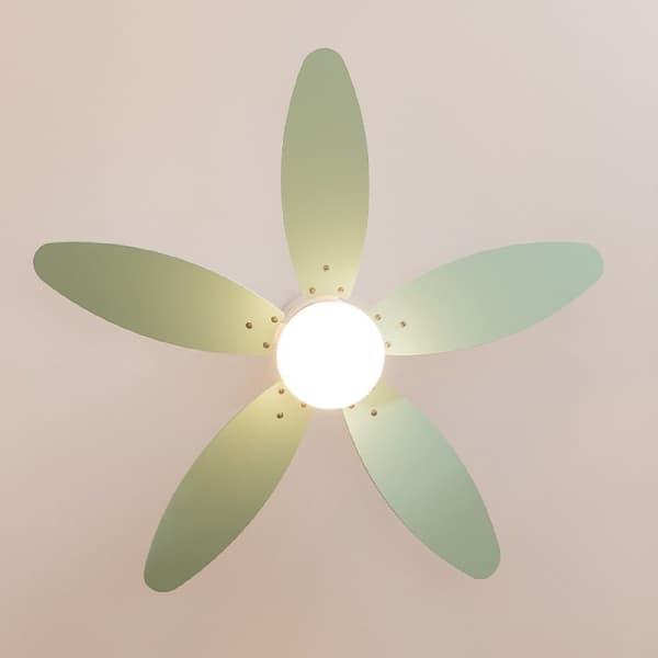 Cecotec 40-W and 42” ceiling fan with DC motor, LED light, remote control, timer, 6 speed settings and 5 reversible blades.