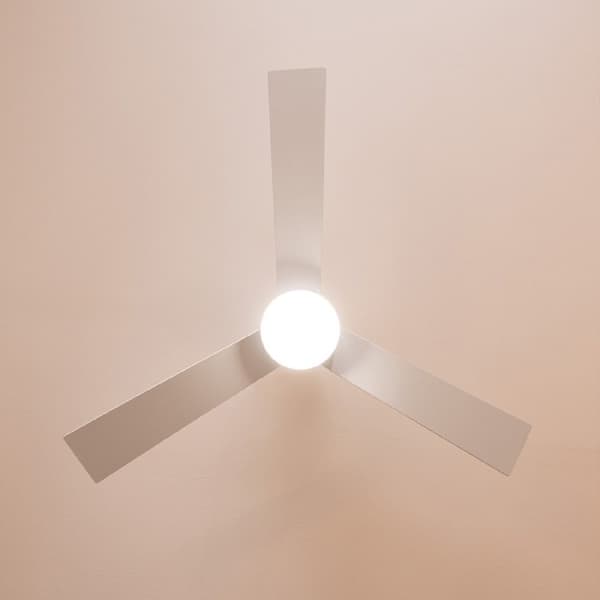 Cecotec 30 W 48" ceiling fan with LED light, remote control, 6 speeds, 3 modes (Low/Medium/High), 3 blades, winter-summer mode, and natural breeze mo