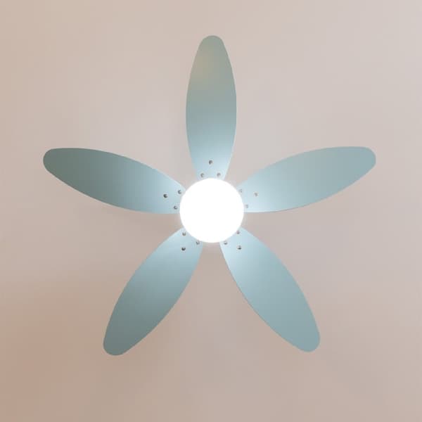 Cecotec 40-W and 42” ceiling fan with DC motor, LED light, remote control, timer, 6 speed settings and 5 reversible blades.