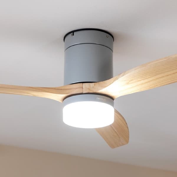 Cecotec 40 W 52" ceiling fan with remote control, Wi-Fi, IP44 protection, 6 speeds, 3 blades, winter-summer mode, and timer up to 8 hours.