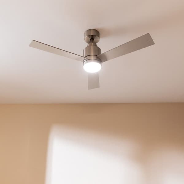 Cecotec 30 W 48" ceiling fan with DC motor and LED light, remote control, 6 speeds, 3 modes (Low/Medium/High), 3 blades, winter-summer mode, and natu