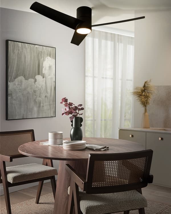 Takvifte med LED-lys Svart Syntetisk materiale Fjernkontroll Justerbar hastighet i 5 trinn 3 lystemperaturer Moderne design