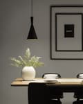 Miniatyrbild 2 av 7: Hängande Taklampa Svart med Guld Skärm Geometrisk Kon Modern Minimalistisk Design