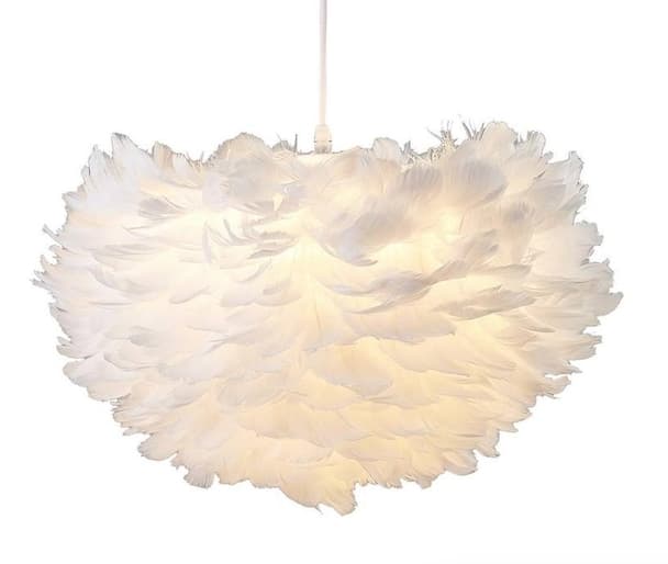 TAKLAMPA av vita fjädrar D40cm