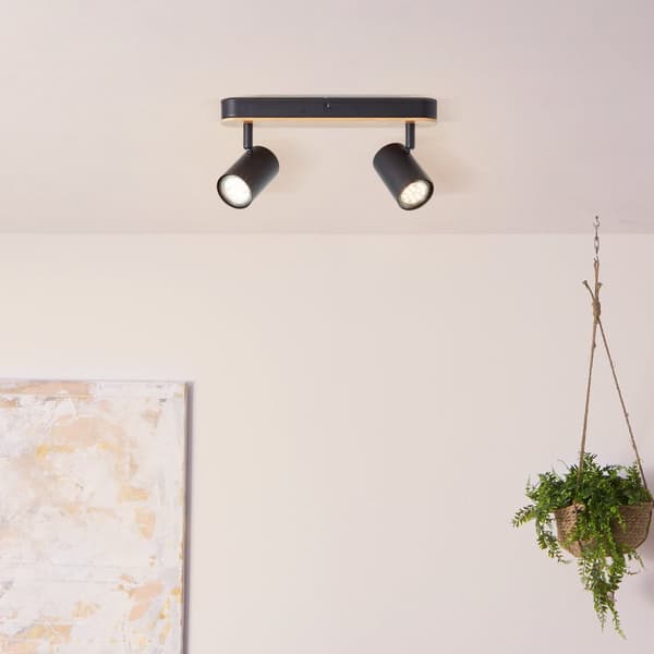 Brilliant Niels spot bar 2-flames matt svart/natur, metall/bambu, 2x LED, GU10, 10 W