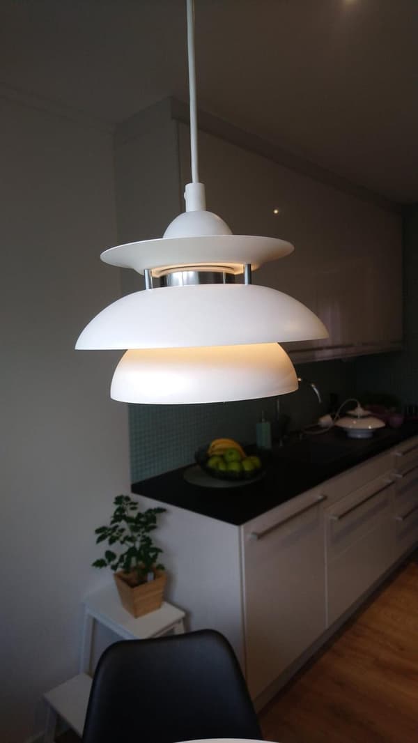 Taklampa Flora Vit Struktur. Eklunds Metall
