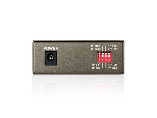 TP-LINK MC111CS - Mediekonverter - 100Mb LAN - 10Base-T, 100Base-FX, 100Base-TX - RJ-45 / SC single mode - op til 20 km - 1550 (TX) / 1310 (RX) nm