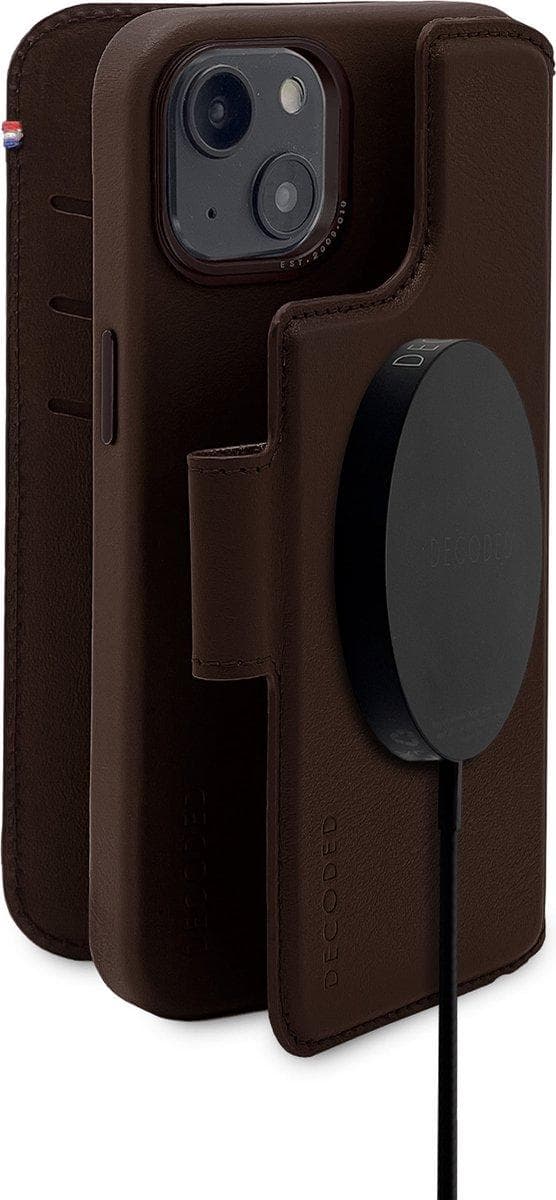 Dekoodattu nahka MagSafe Modu Wallet iP 14Plus Chocolate Brown (D23IPO67MW1CHB)