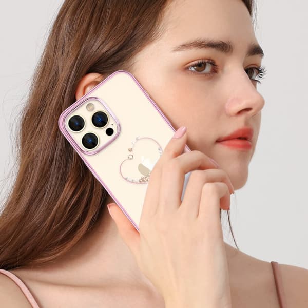 iPhone 14 Pro cover dekoreret med lyserøde krystaller fra Wish Series