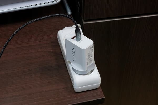 MT009 USB universal vægoplader 7800 mA 12 V