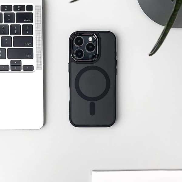 Magneettinen takakuori hintaan iPhone 16 - Svart