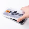 Miniatyrbilde 3 av 3: Spigen Glas.tR EZ Fit herdet skjermbeskytter for iPhone 13 / 13 Pro / 14 / 16e - 2-pk