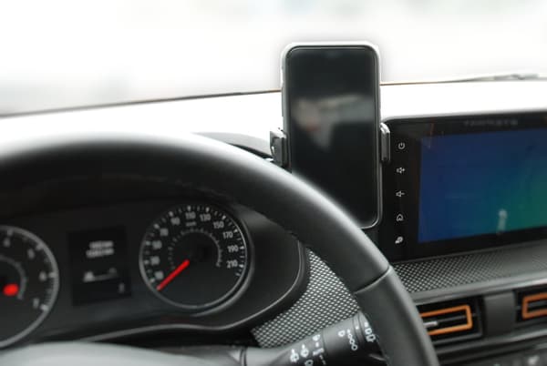 Automatisk telefonholder til DACIA Sandero 3, Jogger, Logan 3