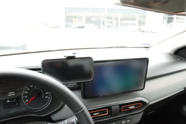Automatisk telefonholder til DACIA Sandero 3, Jogger, Logan 3