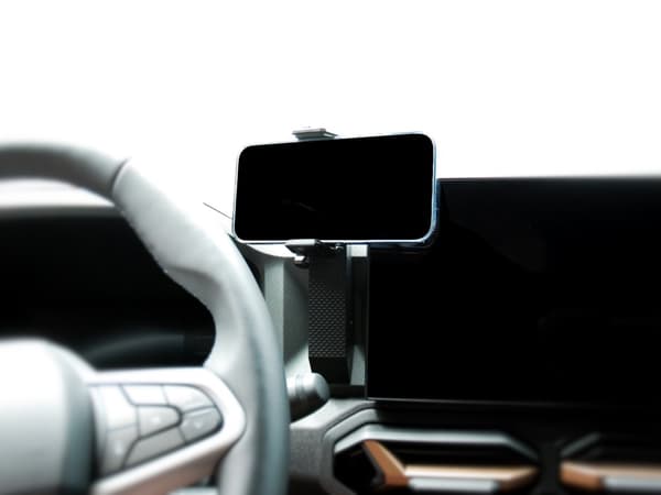 Automatisk telefonholder til DACIA DUSTER 3 og DACIA BIGSTER YouClip