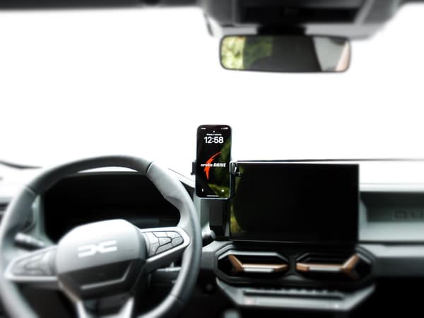 Automatisk telefonholder til DACIA DUSTER 3 og DACIA BIGSTER YouClip