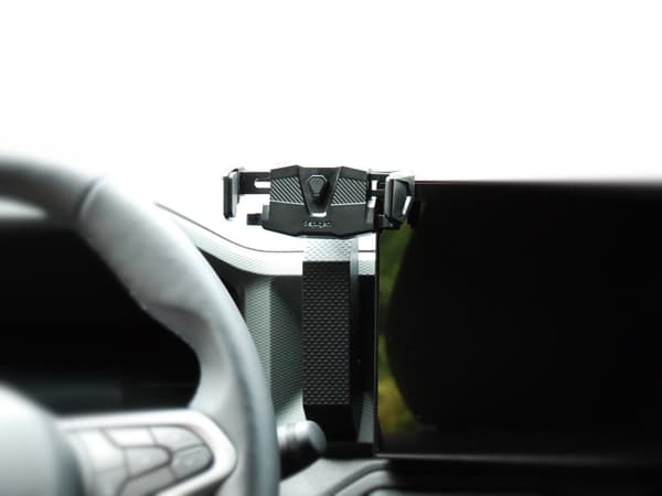 Automatisk telefonholder til DACIA DUSTER 3 og DACIA BIGSTER YouClip
