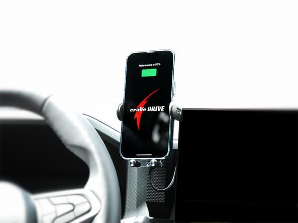Automatisk telefonholder med trådløs opladning til DACIA DUSTER 3 & DACIA BIGSTER - YouClip