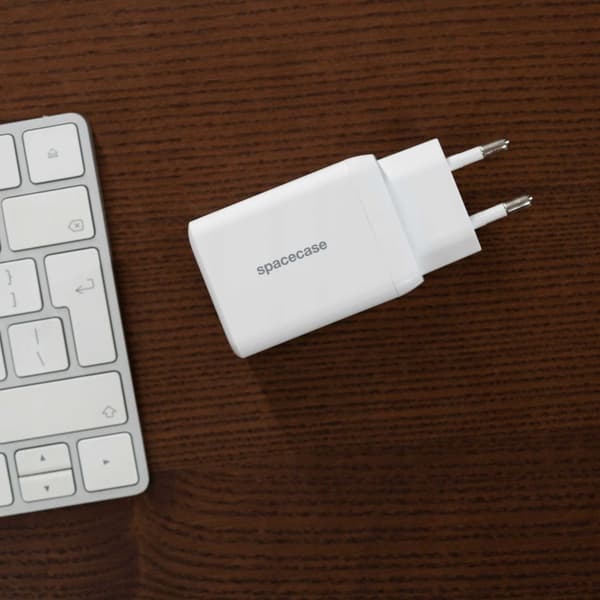 SC USB Charger 65W GaN SC009W white