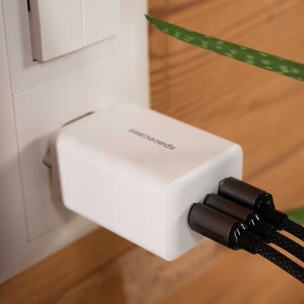 SC USB Charger 65W GaN SC009W white