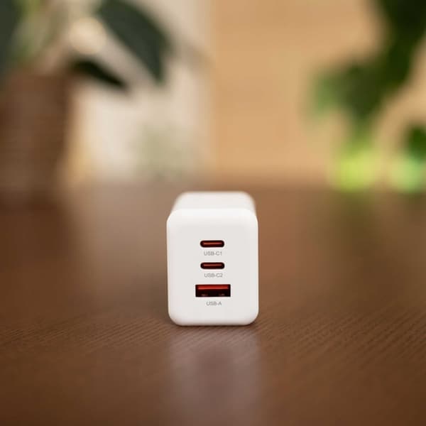 SC USB Charger 65W GaN SC009W white