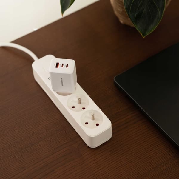 SC USB Charger 65W GaN SC009W white