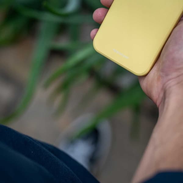 SC Silicone Case iPhone 14 yellow