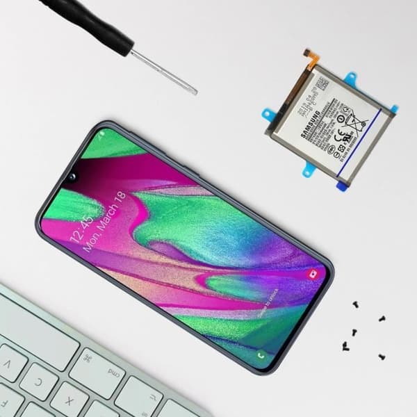 Internt batteri Samsung Galaxy A40 3020mAh Original EB-BA405ABE Vit