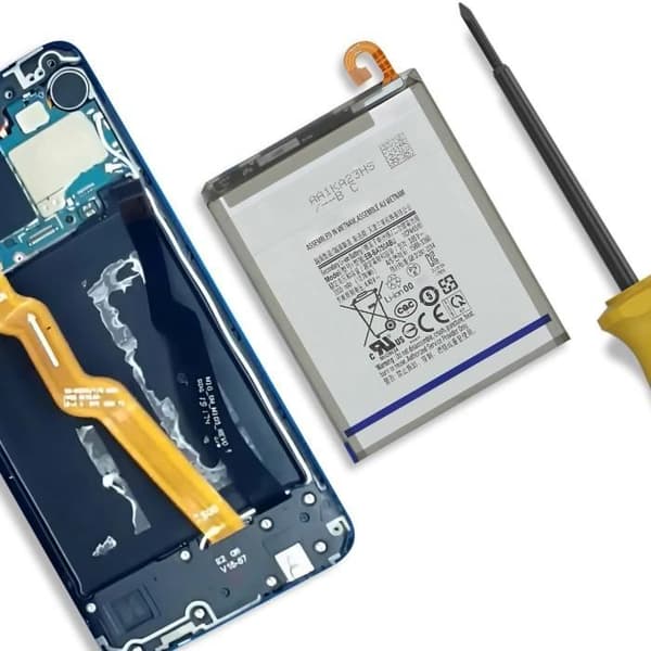 Internbatteri för Galaxy A10 och A7 2018 3300mAh modell EB-BA750ABU Vit