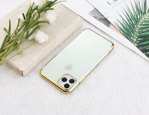 Elektropläterat TPU-skal iPhone 11 Pro Max med två skärmskydd.