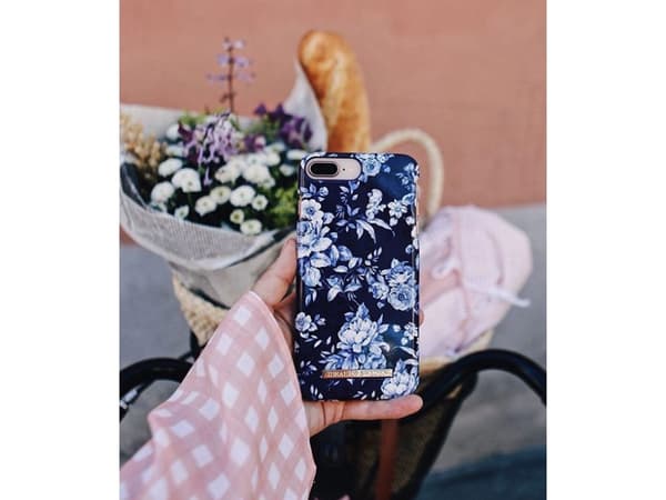 IDEAL OF SWEDEN Fashion Case S/S18 - Baksidesskydd för mobiltelefon - plast - seglarblå blomma - för Apple iPhone 6 Plus, 6s Plus, 7 Plus, 8 Plus