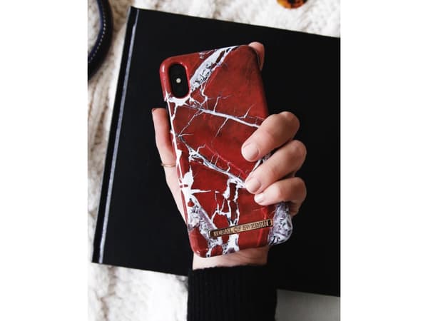 IDEAL OF SWEDEN Fashion Case - Baksidedeksel for mobiltelefon - plastikk - flammende rød marmor - for Apple iPhone X, XS