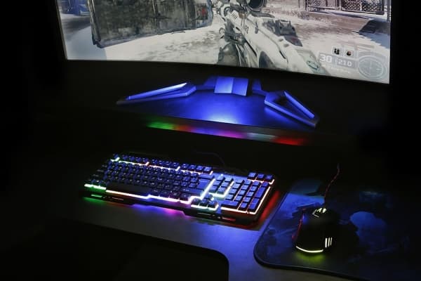 YKB 3200 Shadow metal-tangentbord, LED-bakgrundsbelyst