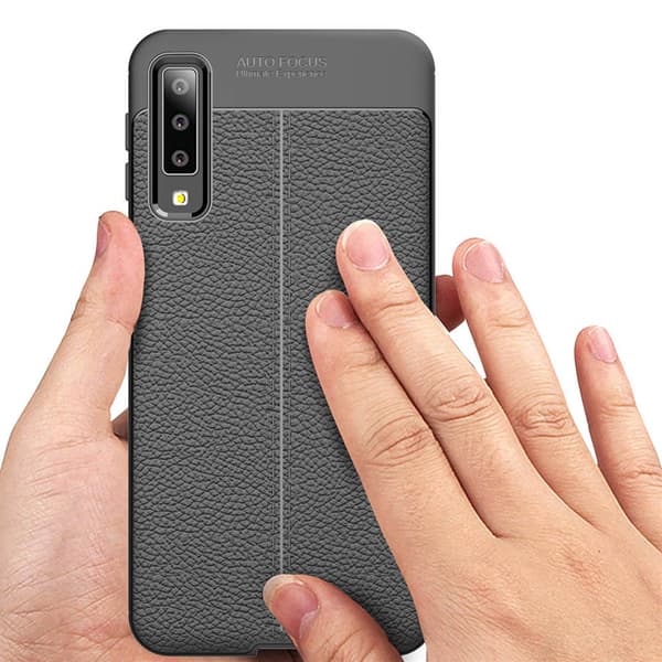 AUTO FOCUS Skyddsskal till Samsung Galaxy A7 2018
