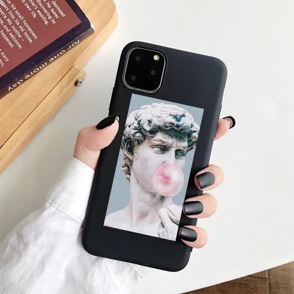 iPhone 11 Pro Maxin on oltava David patsas Michelangelo-purukumi