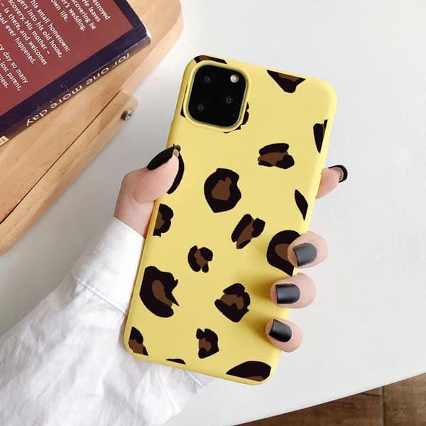 iPhone 12 & 12 Pro Cover leopardmønster 3 farver gul rød pink