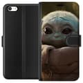 Pikkukuva 1 / 3: Apple iPhone SE (2016) Lompakkokotelo Baby Yoda