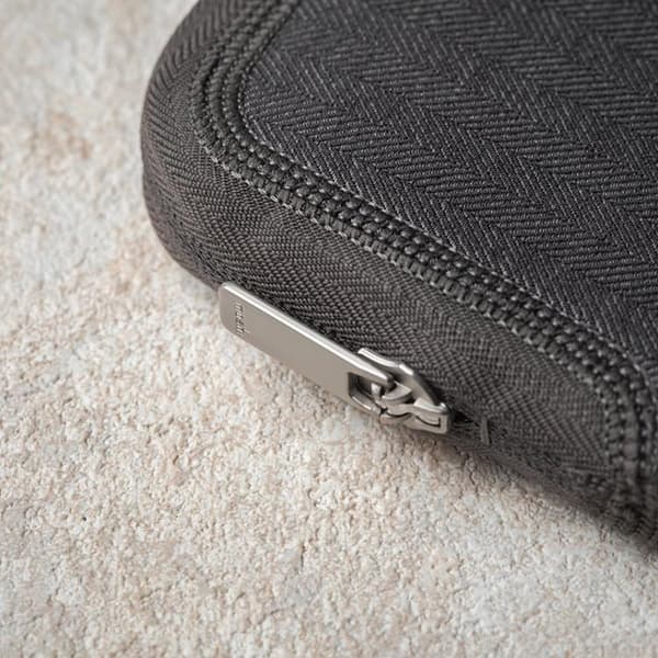 Moshi Pluma 14-tum Datorfodral för MacBook Pro - Grå