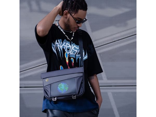 Divoom Sling Bag V, Unisex, Kurirväska, Svart, En storlek, Dragkedja, 27,9 cm (11")