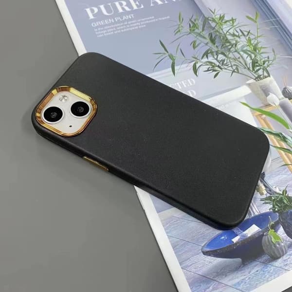 iPhone 13 Pro klassisk etui i vegansk læder guldramme & guldknapper