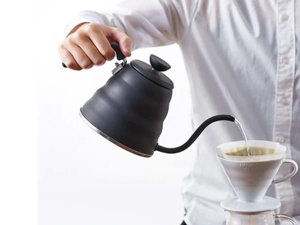 Vedenkeitin Harios VKB-100HSV V60 Bouno kahvinkeitin 1,2 litraa Mattamusta