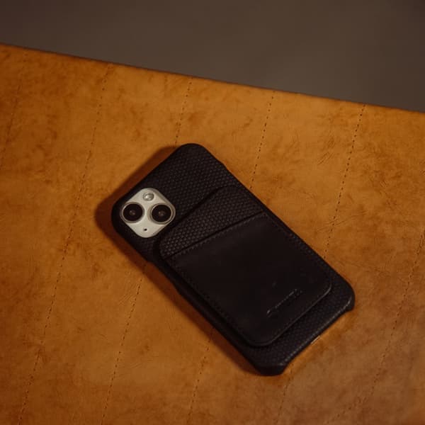 Krusell Nahkakotelo iPhone 13 Pro Musta