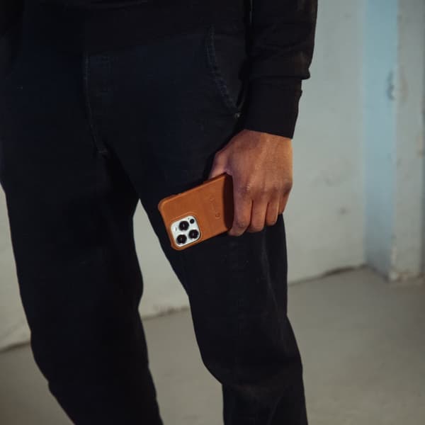 Krusell Lærdeksel iPhone 13 Cognac