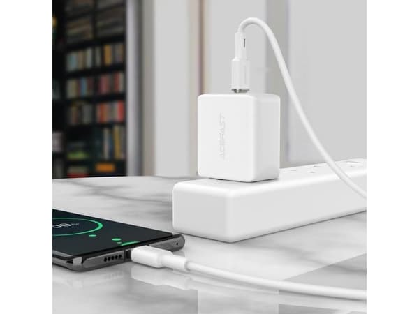 Acefast-kabel USB Type C - USB Type C 1,2m, 60W (20V/3A) grønn (C2-03 olivergrønn)