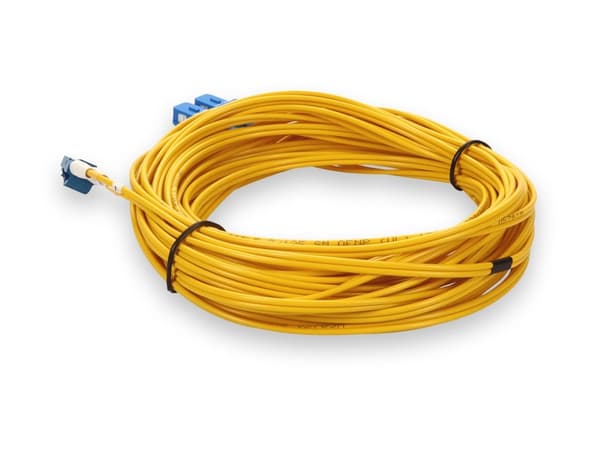 dbramante1928 Iceland Pro - Baksidedeksel for mobiltelefon - MagSafe-samsvar - plastikk - gjennomsiktig - for Apple iPhone 15 Pro Max