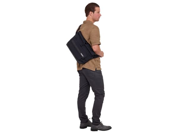 Thule Paramount PARACB3114 Black, Unisex, Cross body bag, Black, Nylon, Business Card, Wet pocket, Cell phone pocket, Key pocket, Zip pocket, Documen