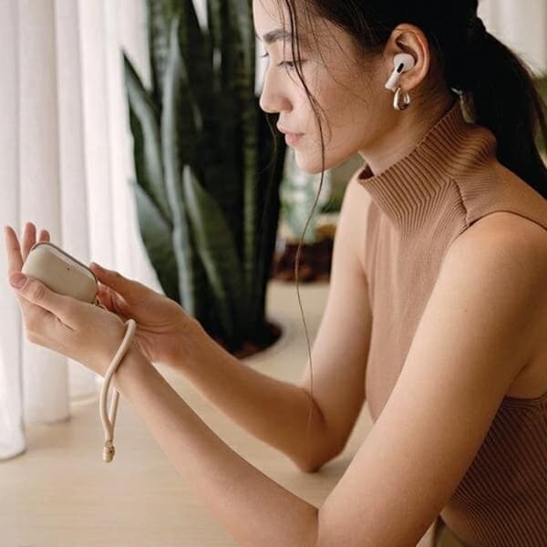 Uniq AirPods Pro 2 Skal Coehl Haven - Beige/Dusty Nude