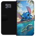 Miniatyrbillede 1 af 3: Samsung Galaxy Alpha Tegnebogsetui Stitch med skildpadde - sød blå alien i tropisk strandmiljø fra Disney