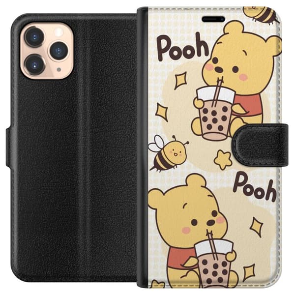 Apple iPhone 11 Pro Lompakkokotelo Nalle Pooh - klassinen karhumotiivi uudessa tulkinnassa
